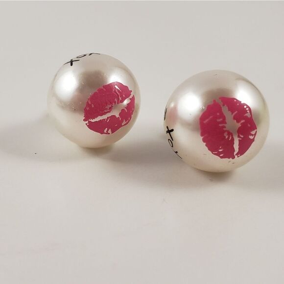 Authentic Betsey Johnson Pearl XOXO Earr - Picture 3 of 6